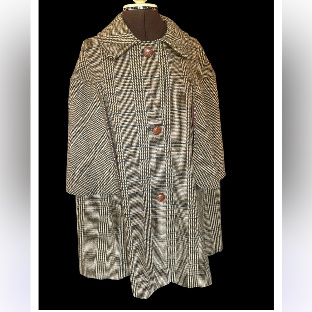 Vintage Bonwit Teller tweed cape
